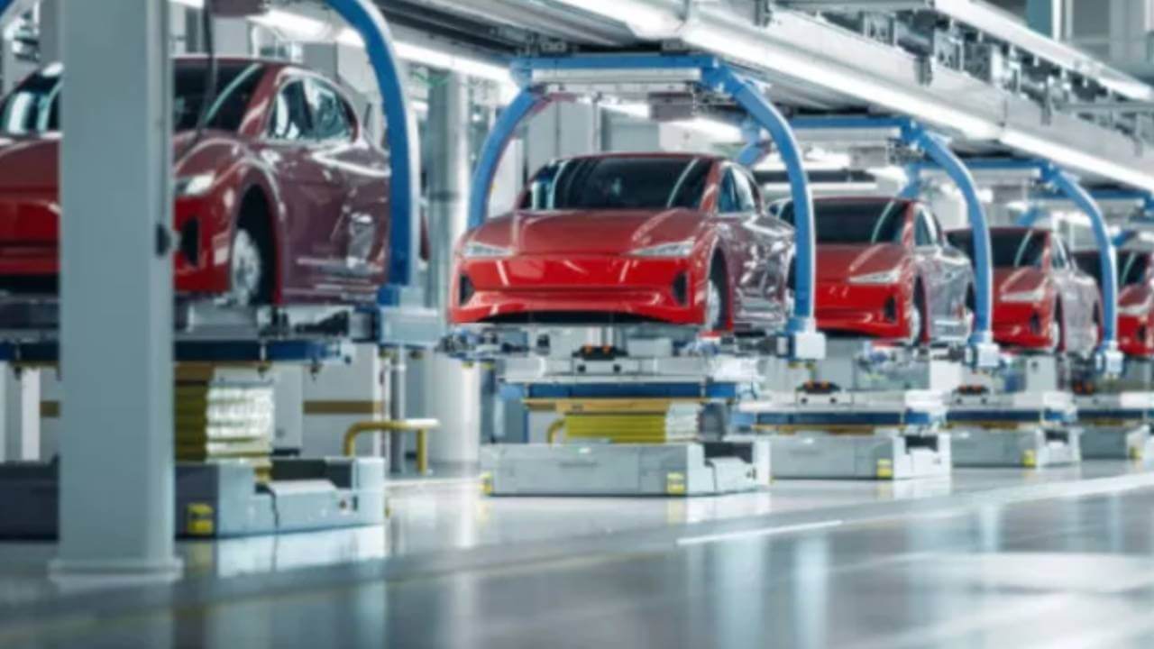 2026 में ऑटो मार्केट भरेगा नई उड़ान, GST कट से बिक्री में आएगा उछाल : Axis Securities