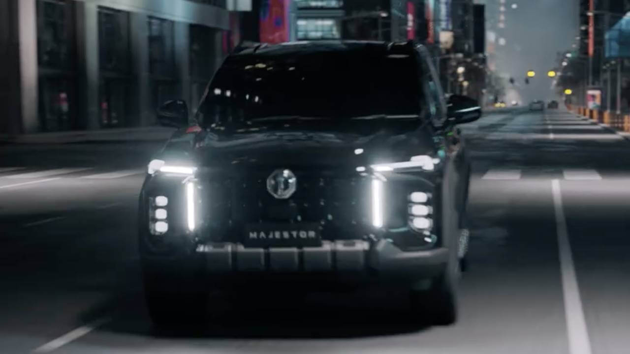 JSW MG Motor India ने जारी किया MG MAJESTOR का टीज़र: इंडिया की पहली D+ SUV रचेगी नया इतिहास