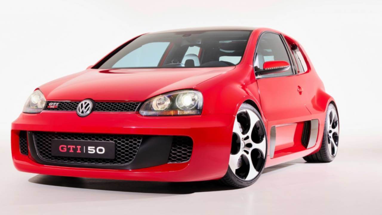 आग उगलते लाल रंग में Golf GTI सुपरकार: 3.7 सेकंड में 100 किमी प्रति घंटे की स्पीड, GTI के गोल्डन जुबली ईयर में धमाका