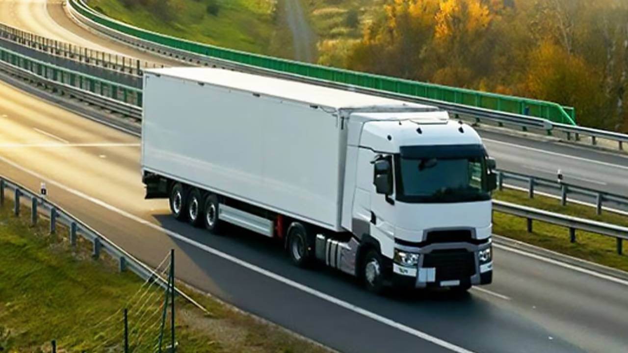 इलेक्ट्रिक ट्रकों का हब बनेगा आंध्रप्रदेश, 100 करोड़ लगाएगी Cargo Matters