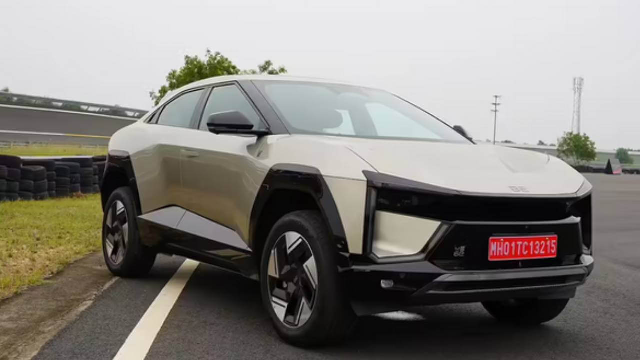 March में Mahindra का धुआंधार धमाल, 99000+ गाड़ियां बिकी, 21% की छलांग