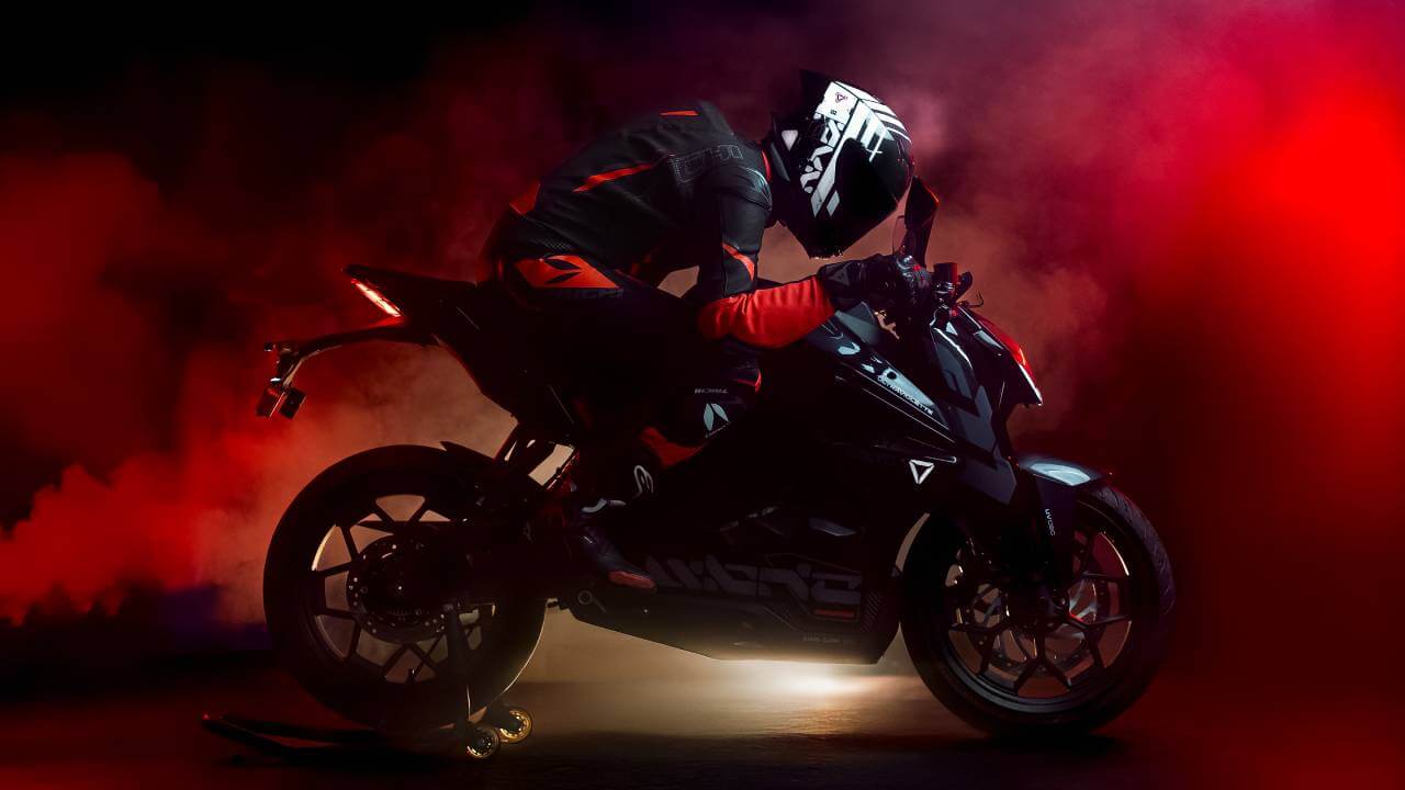 19,900 रुपये में Ultraviolette का स्मार्ट हेलमेट लॉन्च, पढ़ेगा बाइक का दिमाग