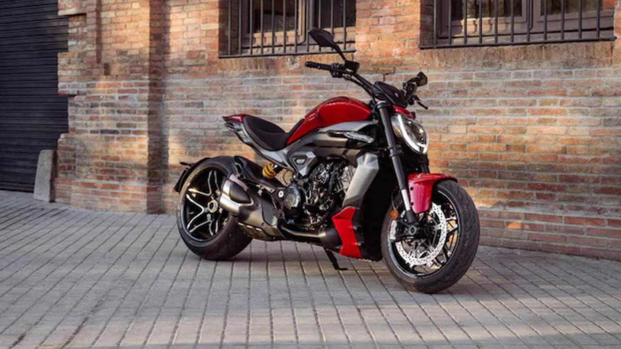 30.89 लाख में Ducati XDiavel V4 इंडिया में लॉन्च, 3 सेकंड से भी कम में 100km प्रति घंटे की स्पीड