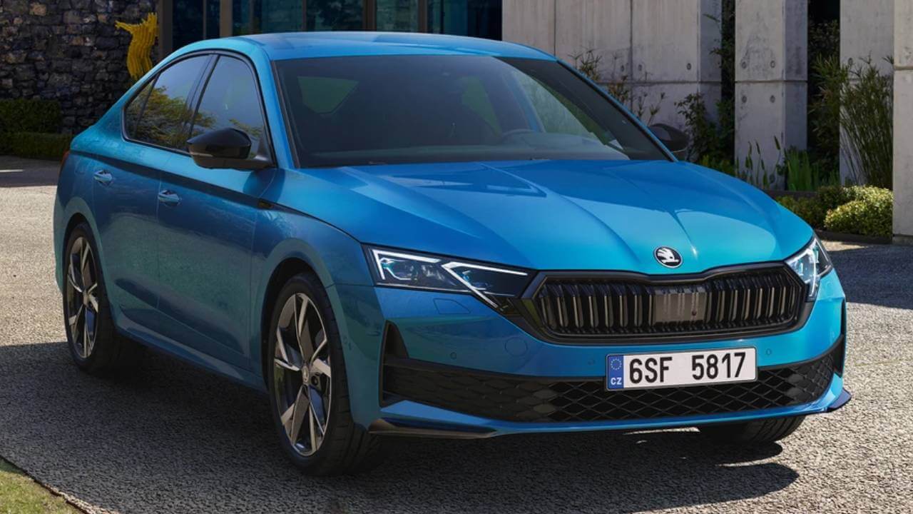 Skoda Octavia RS की वापसी, बुकिंग 6 अक्टूबर से, केवल 100 कारें जल्दी करें
