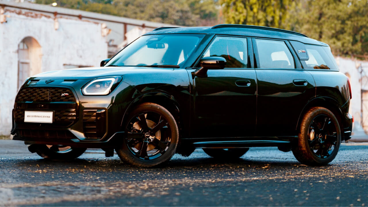 29 मिनट में 80% चार्ज : इलेक्ट्रिक लग्जरी के नई चैंपियन, MINI Countryman E JCW Pack की भारत में दस्तक 