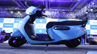 Simple Energy का पहला फैमिली स्कूटर Simple Wave लॉन्च, 243 किमी की रेंज, 90 km/h की टॉप स्पीड