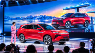 पेरिस मोटर शो में E-SUV BYD Atto 8 EV का धमाल, नौ मिनट में 97% चार्ज होगी कार