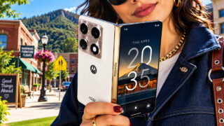 फोल्डेबल फोन की दुनिया में नई जंग: Apple के इवेंट में Motorola का ट्रंप कार्ड