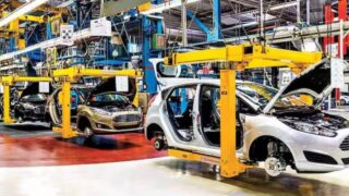 ऑटो सेक्टर की निगाहें बजट 2026 पर, क्या बदलेगा इंडस्ट्री का गियर