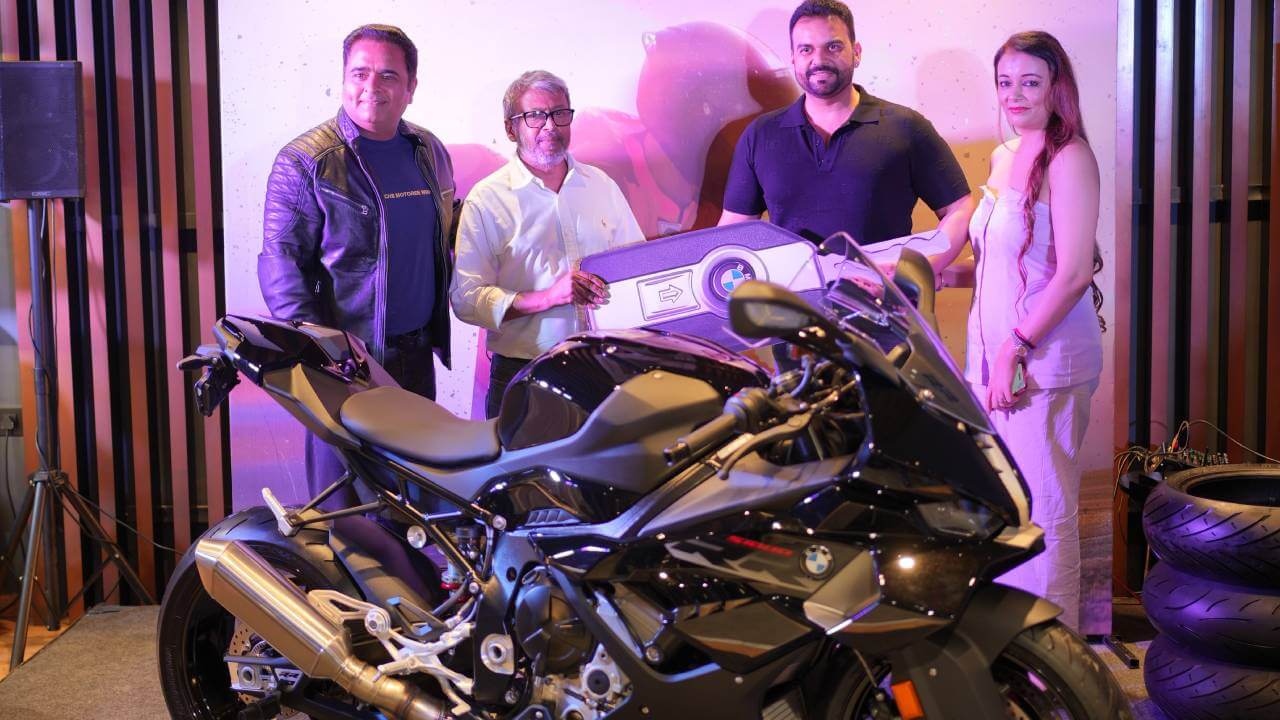 BMW S 1000 RR सुपरबाइक 1000 राइडर्स की पहली पसंद : रेसिंग का DNA, स्टाइल का तड़का