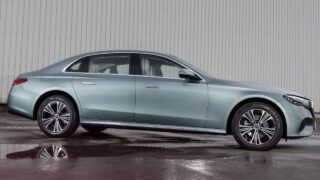 Mercedes-Benz E-Class ने मनाया एक साल का जश्न, पेश हुआ नया ‘वर्डे सिल्वर’ कलर