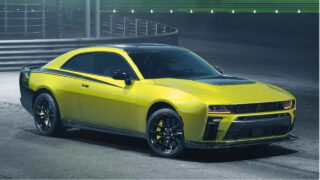 सड़क पर तूफान! Dodge Charger Super Bee में 600 HP की दहाड़ संग ट्रैक पर रफ्तार का कहर