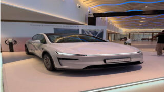Tesla Model Y L की फैमिली फ्रेंडली SUV : 1 चार्ज में 681 KM रेंज, 5 सेकंड में 100 किमी की स्पीड